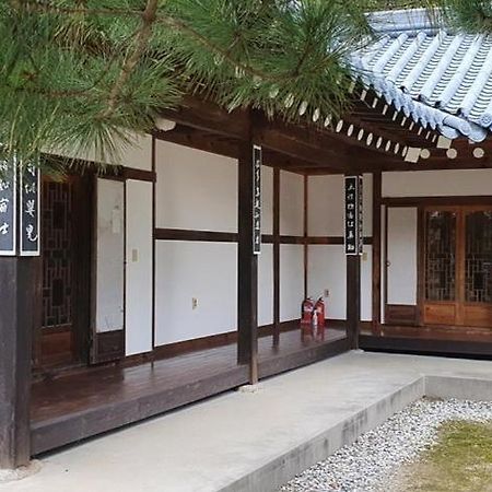 Gangneung Wangsangoal Hanok Pension מראה חיצוני תמונה