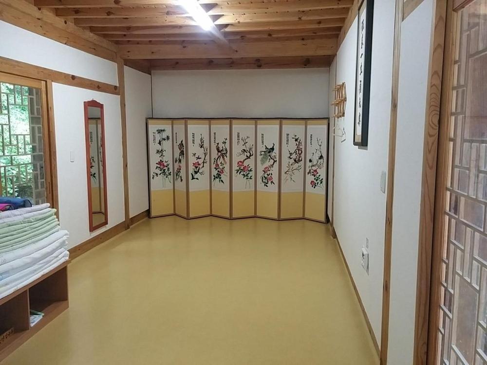 Gangneung Wangsangoal Hanok Pension מראה חיצוני תמונה